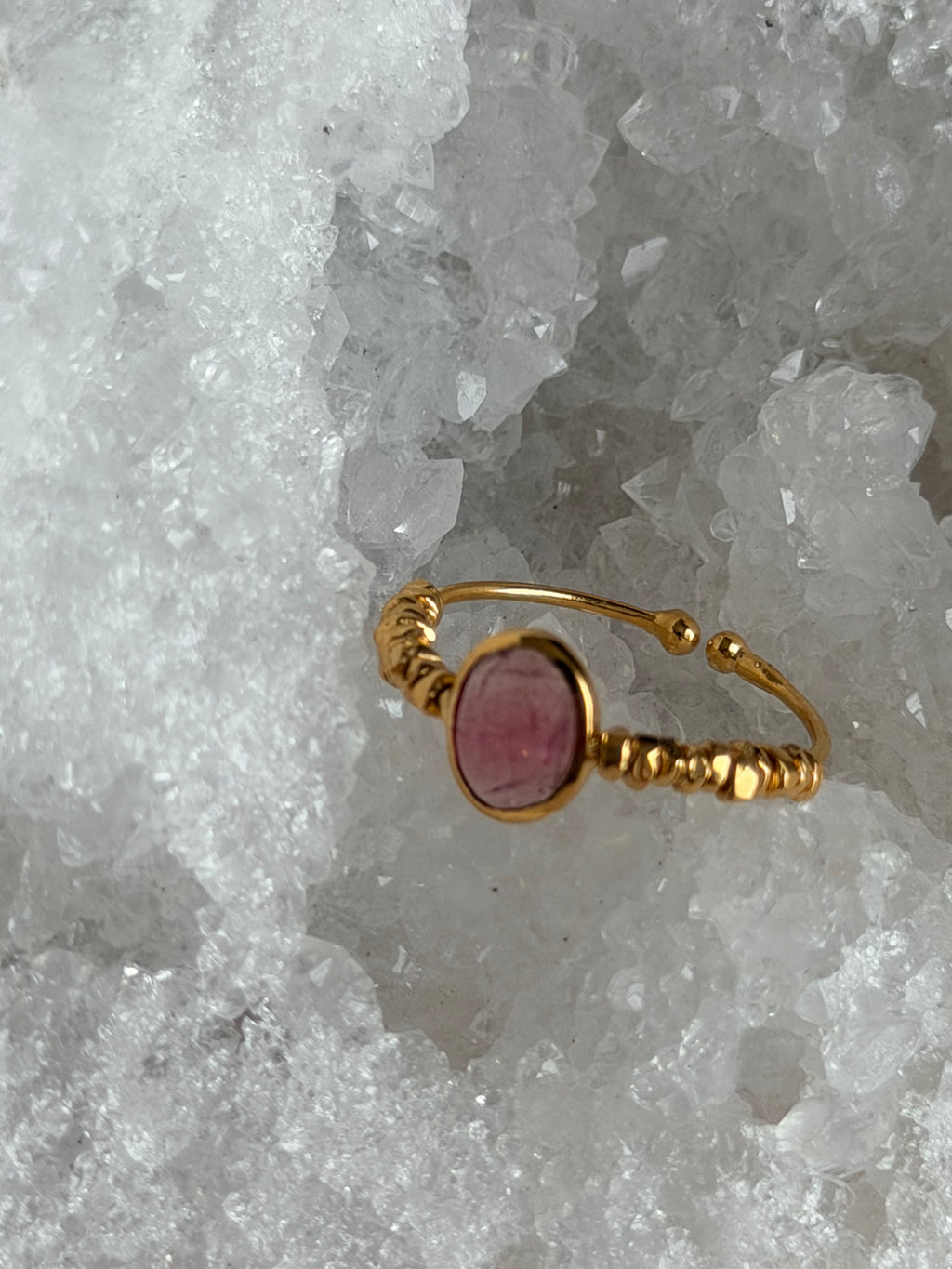 Verstelbare ring met roze toermalijn