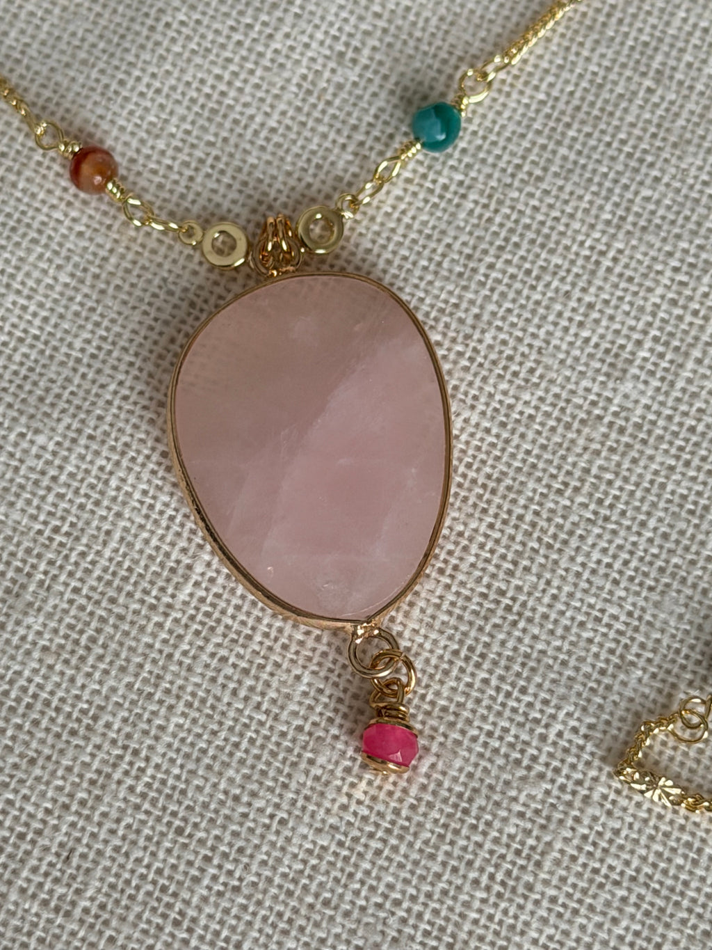 Savannah dubbele ketting met rozenkwarts en fuchsia chalcedoon