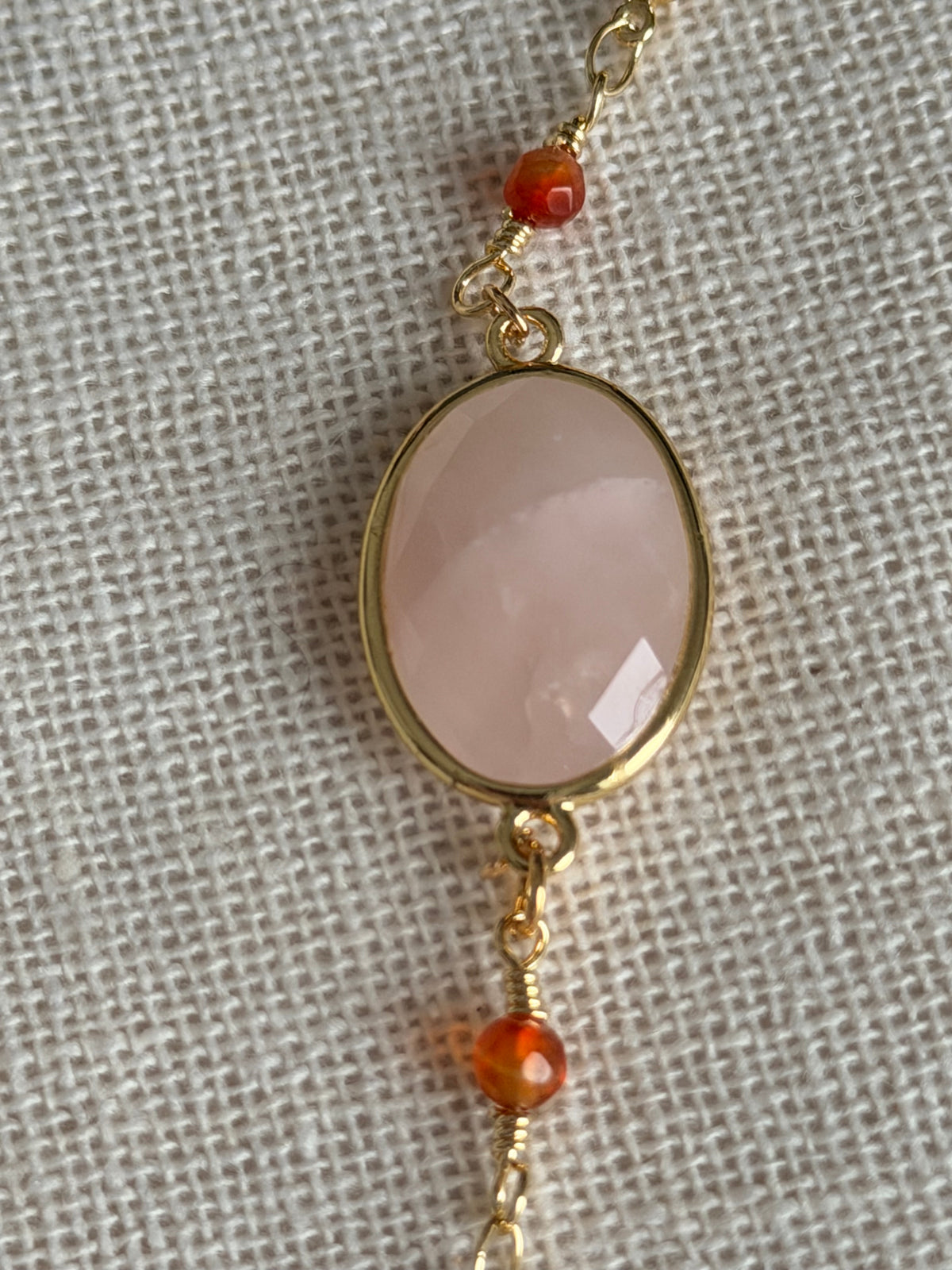 Savannah dubbele ketting met rozenkwarts en fuchsia chalcedoon