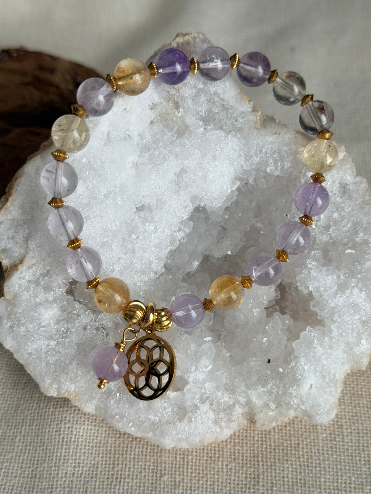 Ametrienarmband met Levensbloem