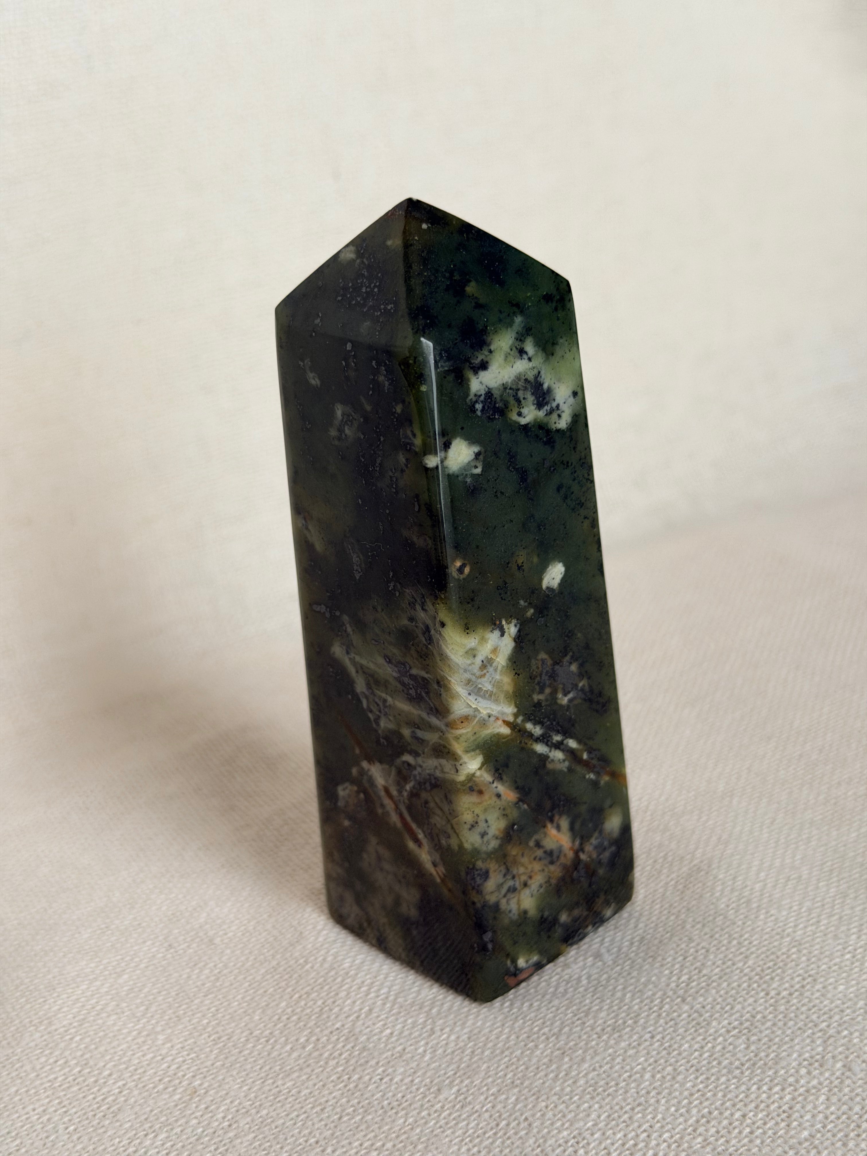 Groene jade punt