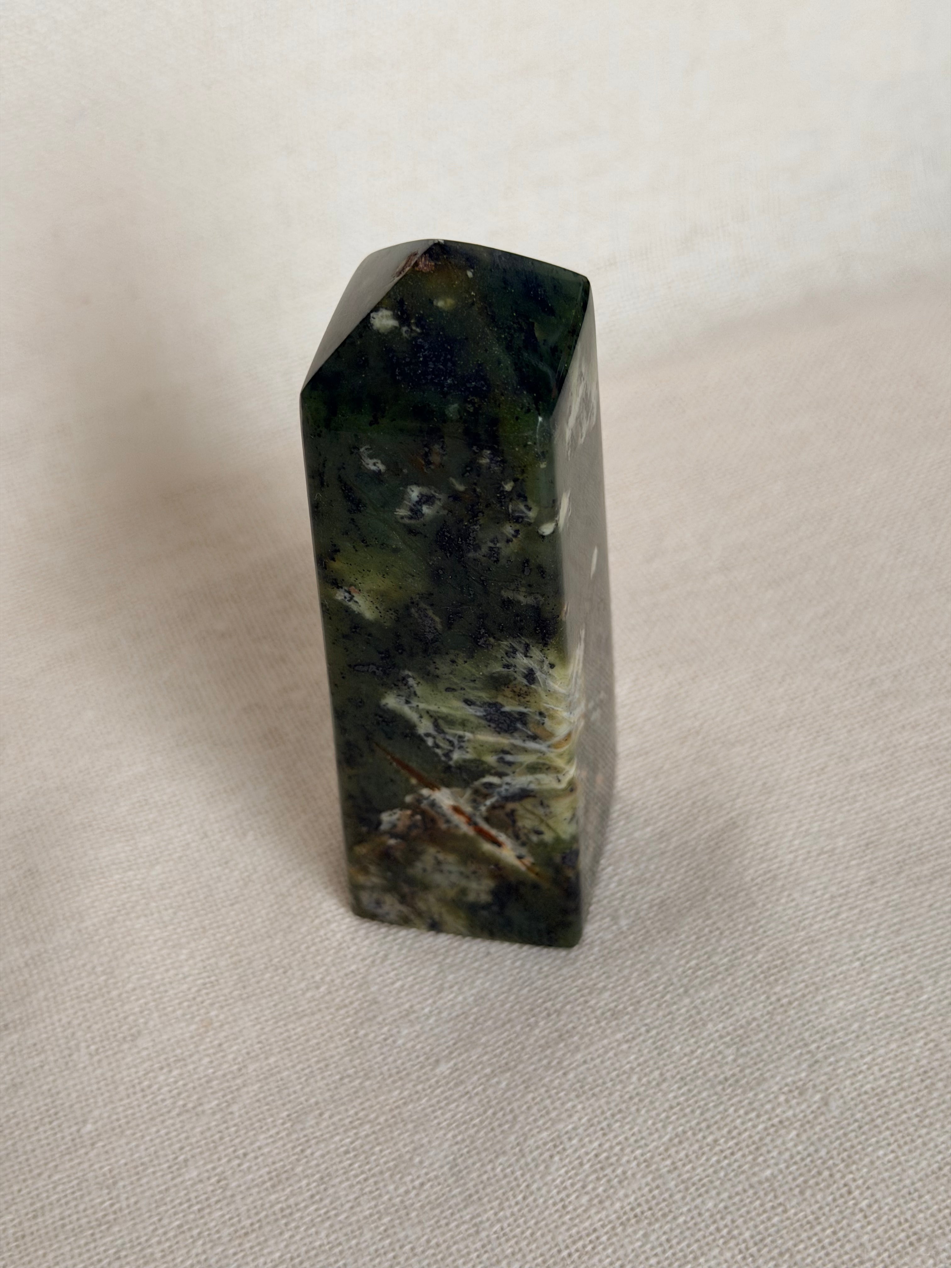 Groene jade punt