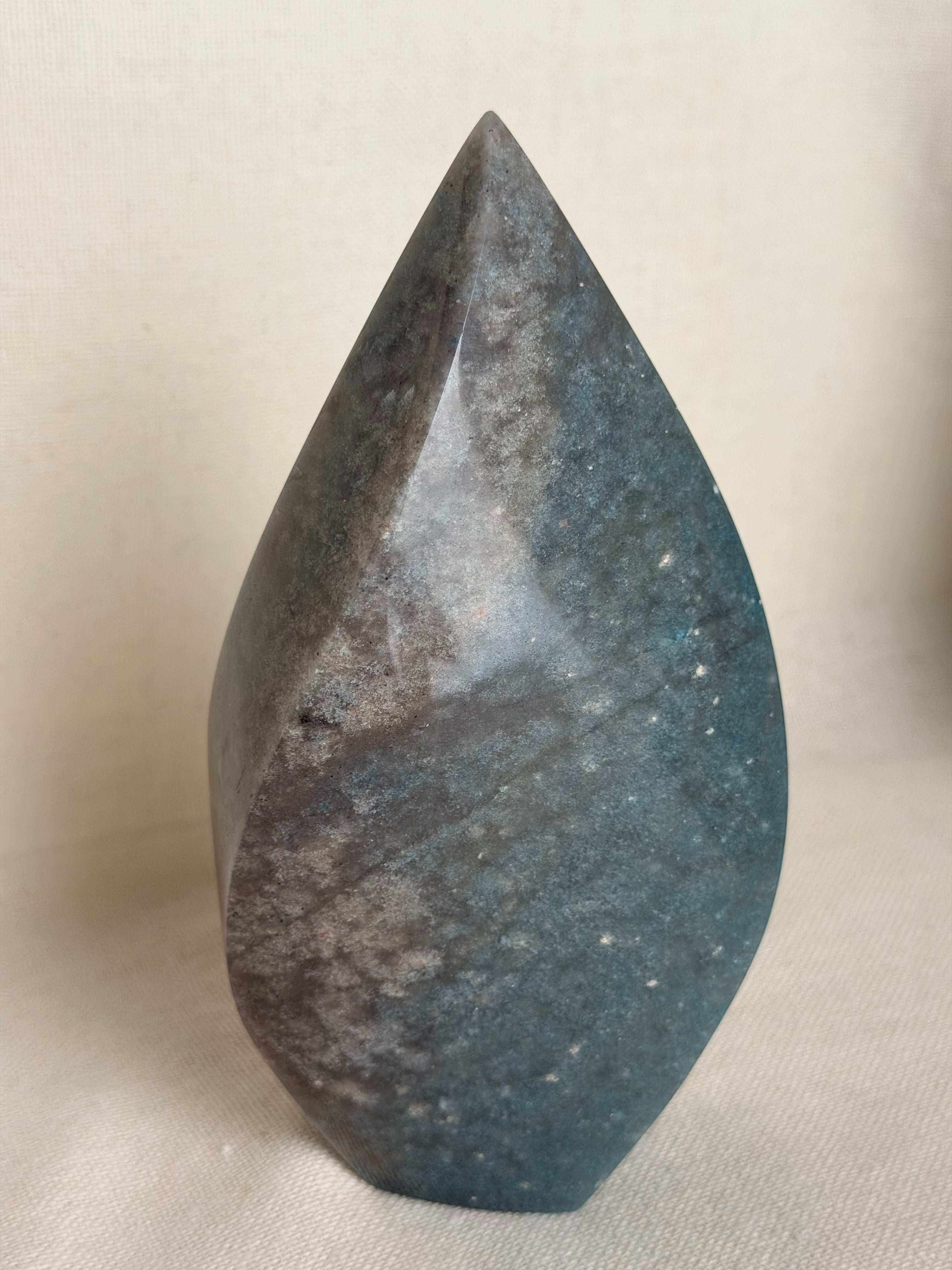 Blauwe Paraiba kwarts met trolliet