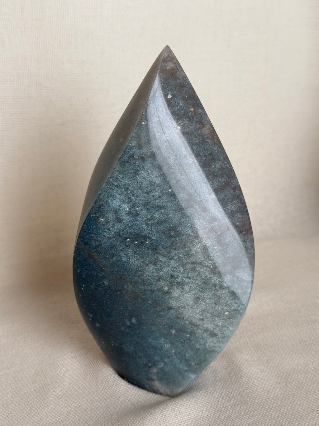 Blauwe Paraiba kwarts met trolliet