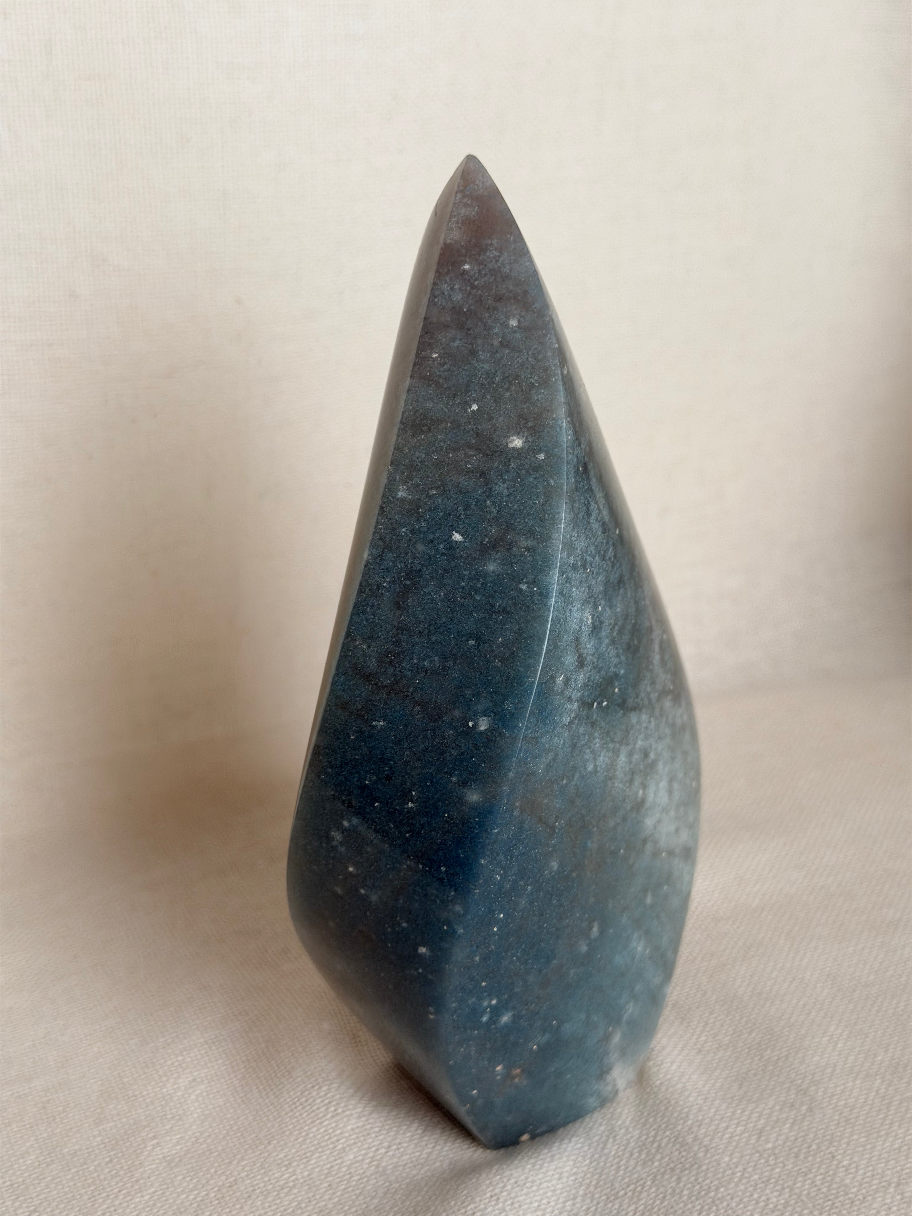 Blauwe Paraiba kwarts met trolliet