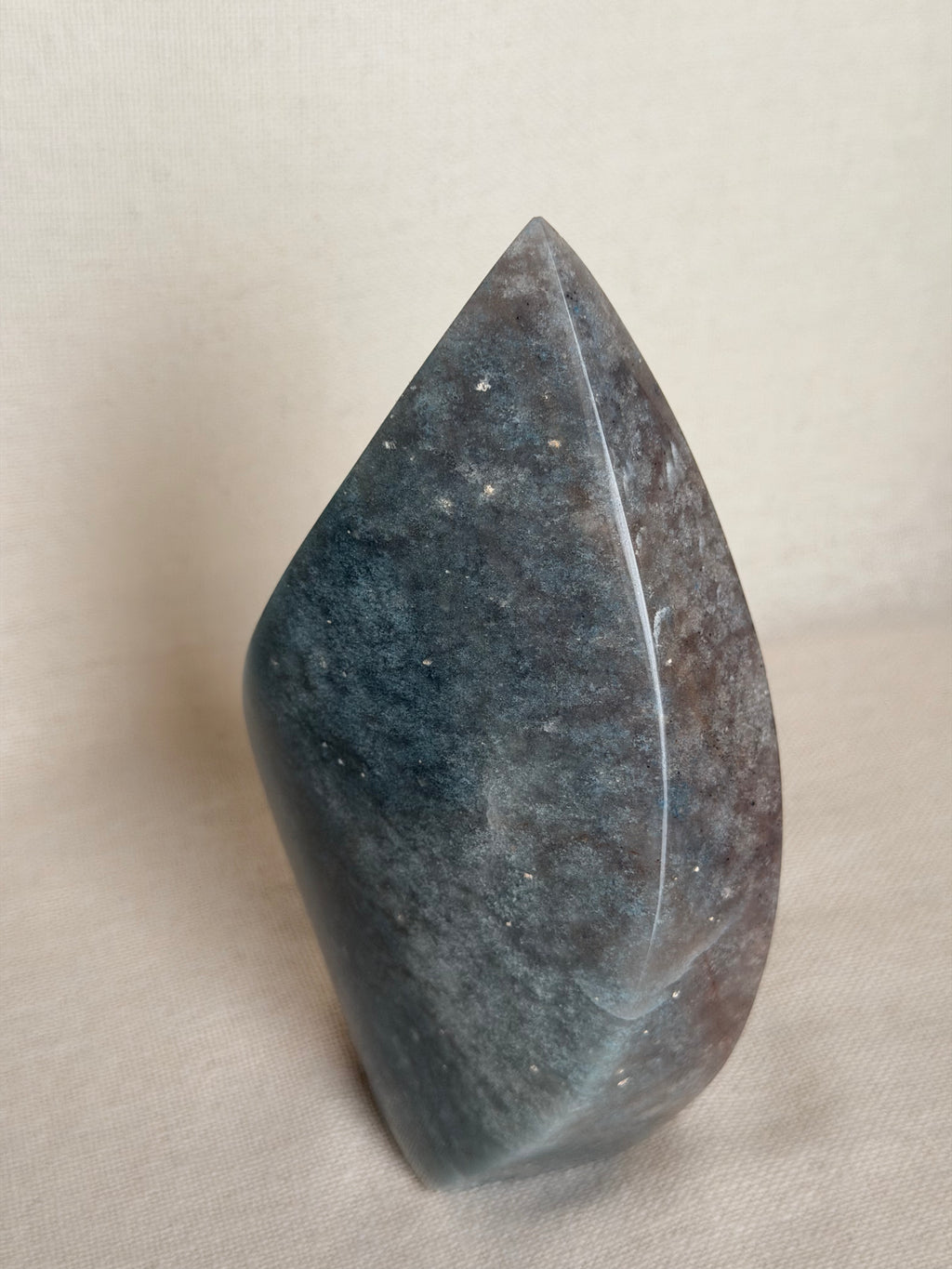 Blauwe Paraiba kwarts met trolliet