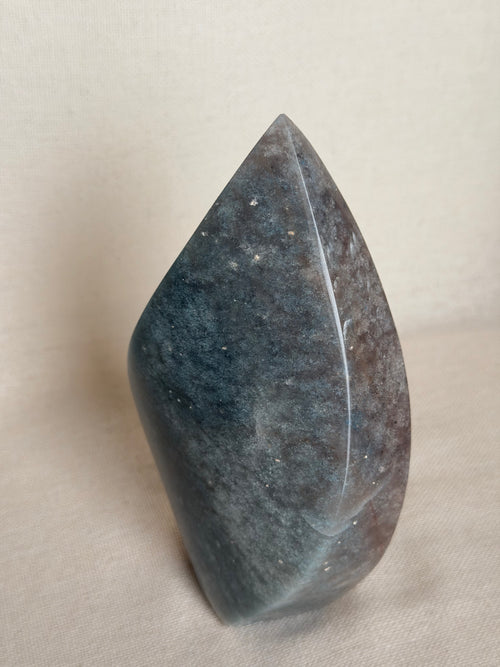 Blauwe Paraiba kwarts met trolliet