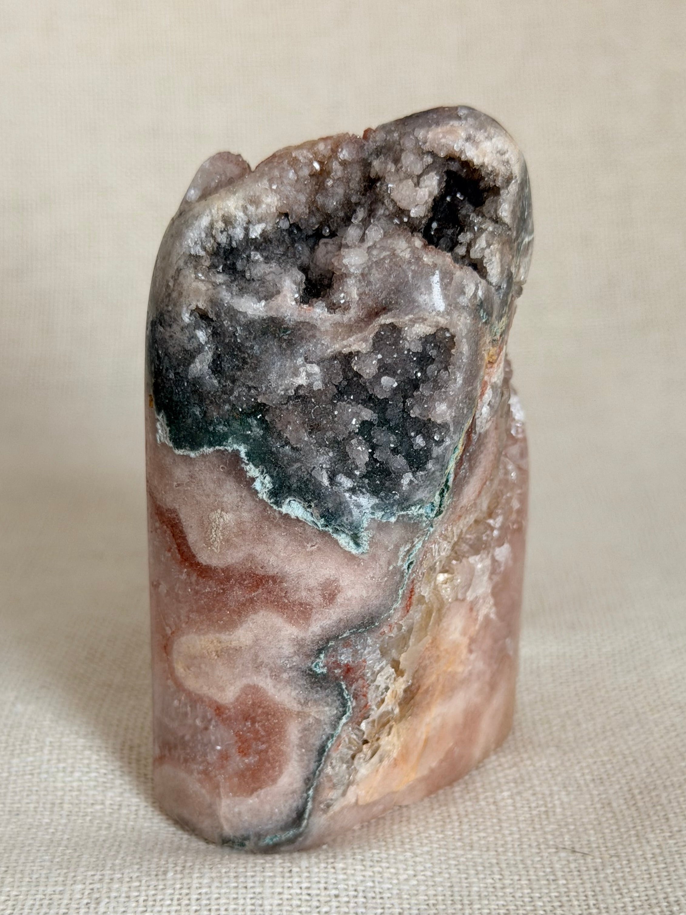 Roze Amethist Geode Freeform – Uniek exemplaar
