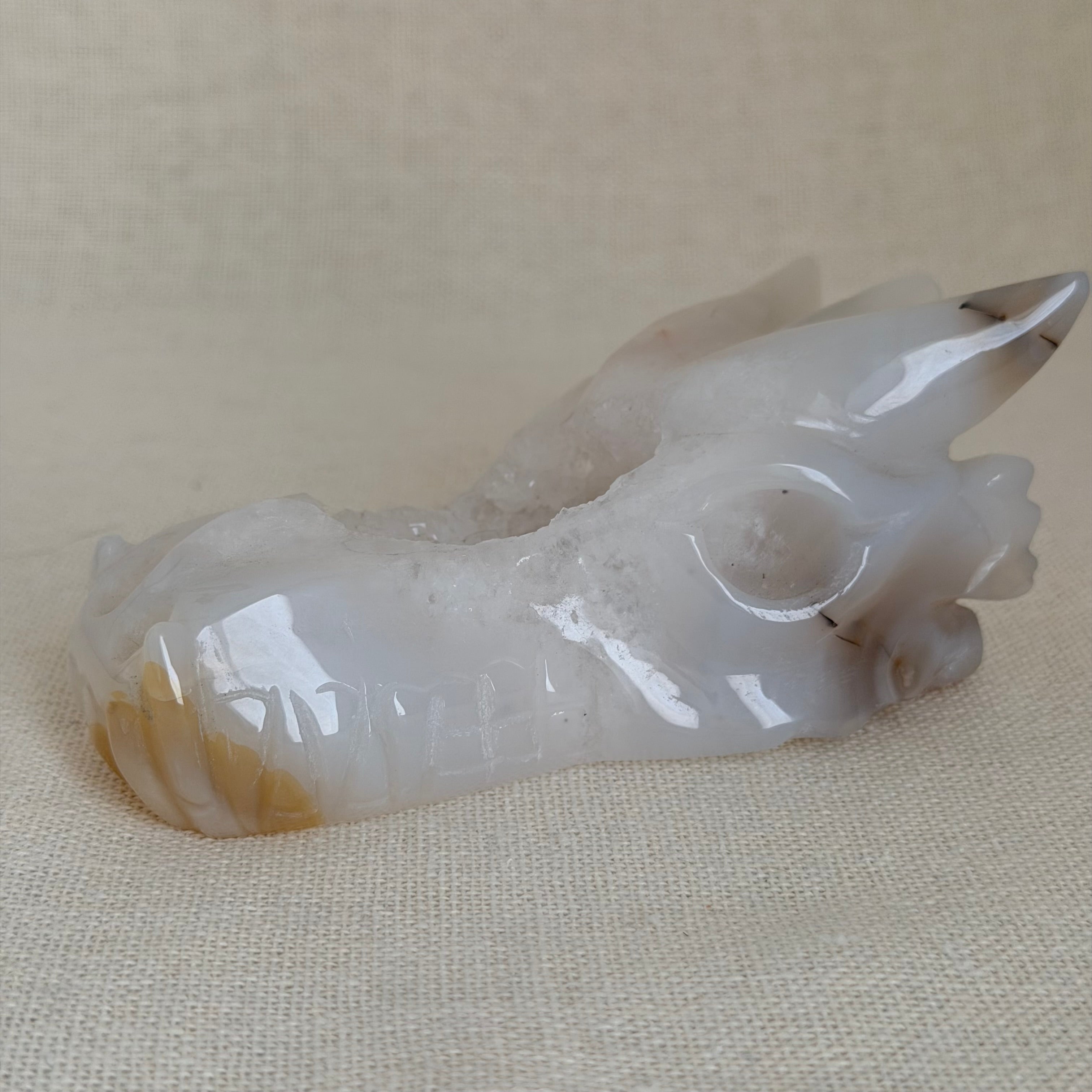 Witte Agaat Drakenkop met Bloemachtige Insluitsels – Uniek exemplaar