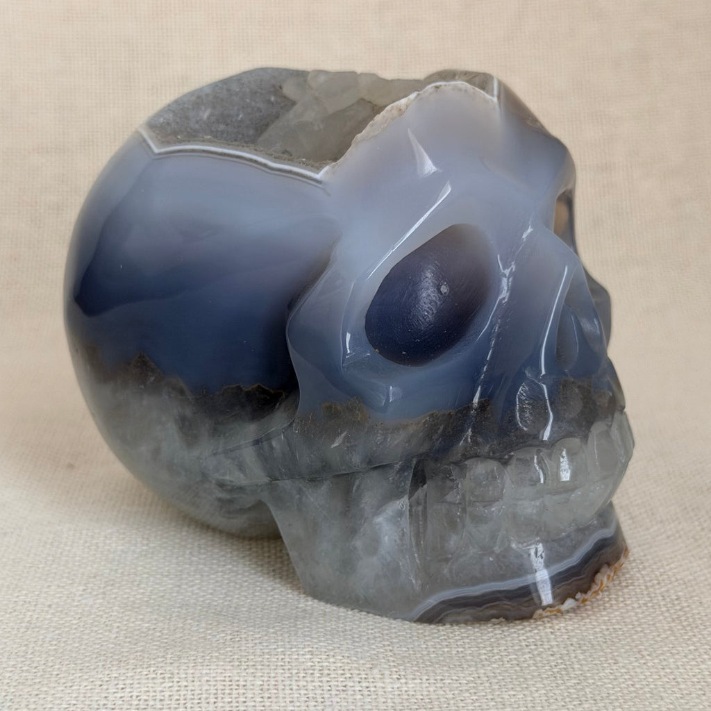 Agaat Schedel met Kwartsgeode – Uniek exemplaar