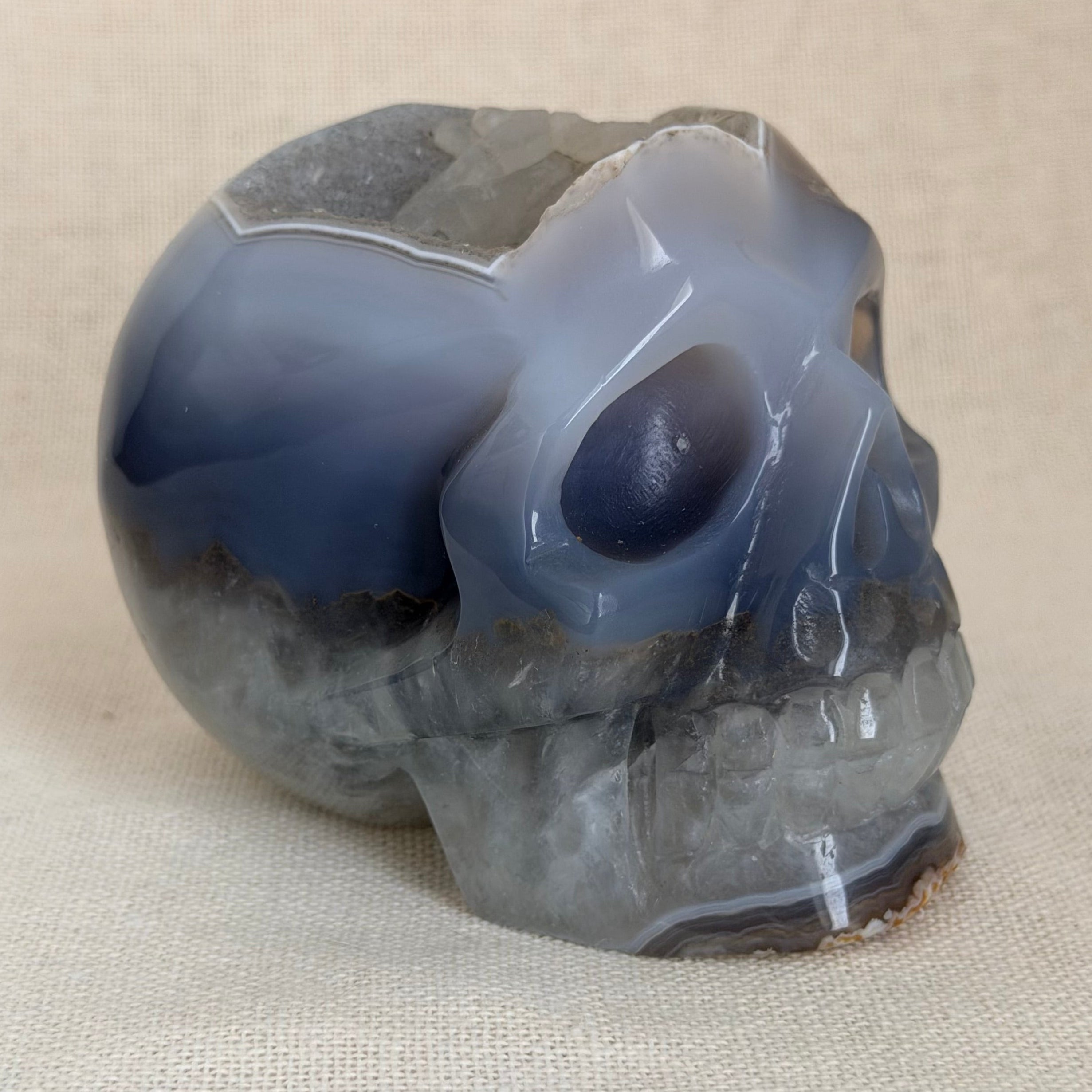 Agaat Schedel met Kwartsgeode – Uniek exemplaar
